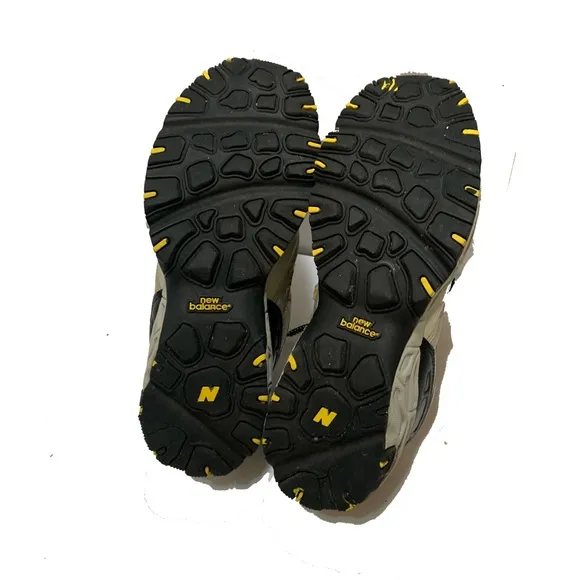 9 / New Balance 801 Sneakers