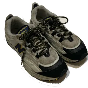 9 / New Balance 801 Sneakers