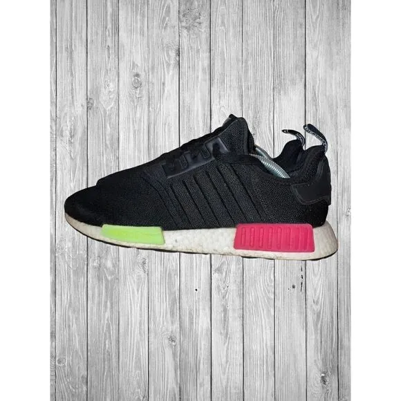 Adidas Originals NMD_R1 Sneakers Core Black Energy Pink EE5100 Men’s Size 10.5
