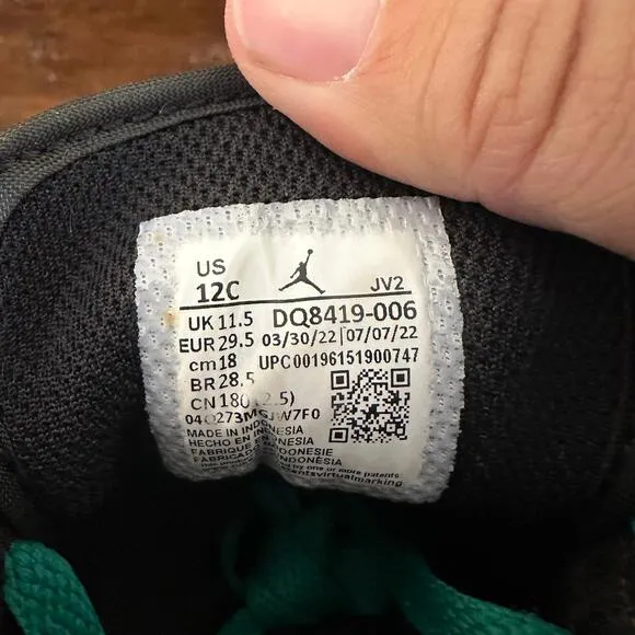 Air Jordan 1 Mid SE PS Christmas Sneakers 12C