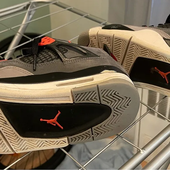 Air Jordan size youth 5.5 in excellent condition