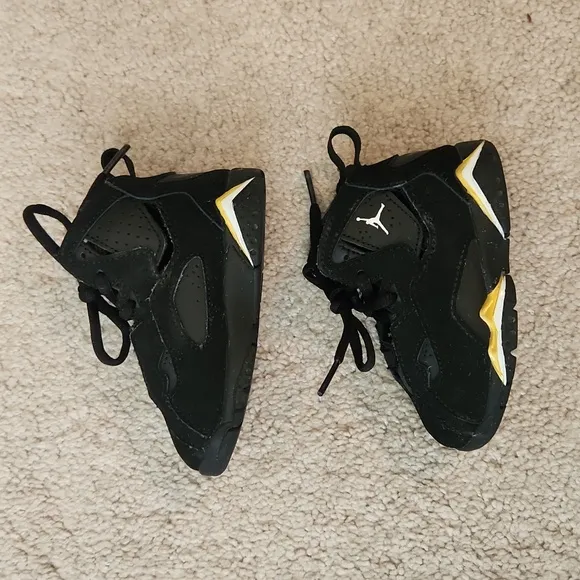 Air Jordan True Flight toddler sneakers
