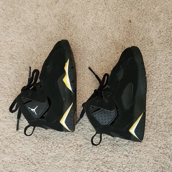 Air Jordan True Flight toddler sneakers
