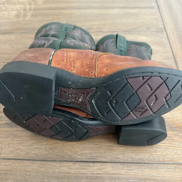 Ariat Boots Overall Good Condition Soles Are In Great Condition Size 10