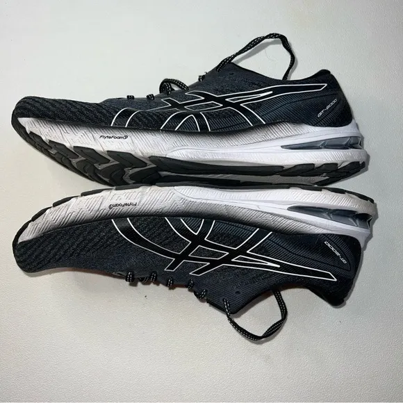 ASICS Men's GT-2000 10.5 Athletic Sneakers Gray/White.