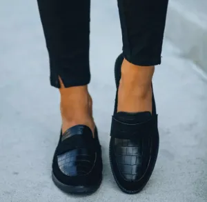 B&S | Comfortable & Stylish Leather Loafers for Women – High-Quality Black Shoes for Everyday Elegance
