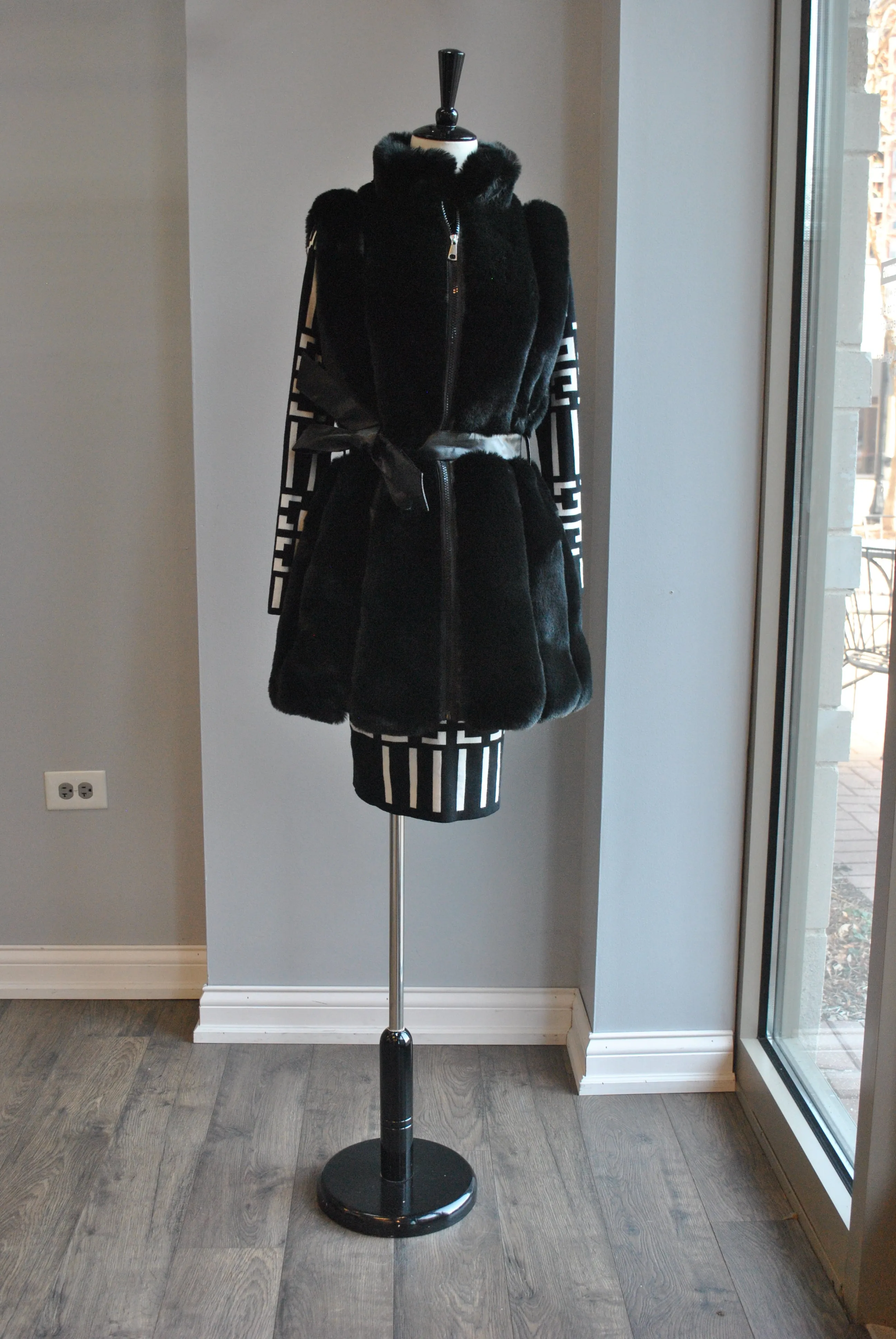 BLACK FAUX FUR VEST WITH A BELT