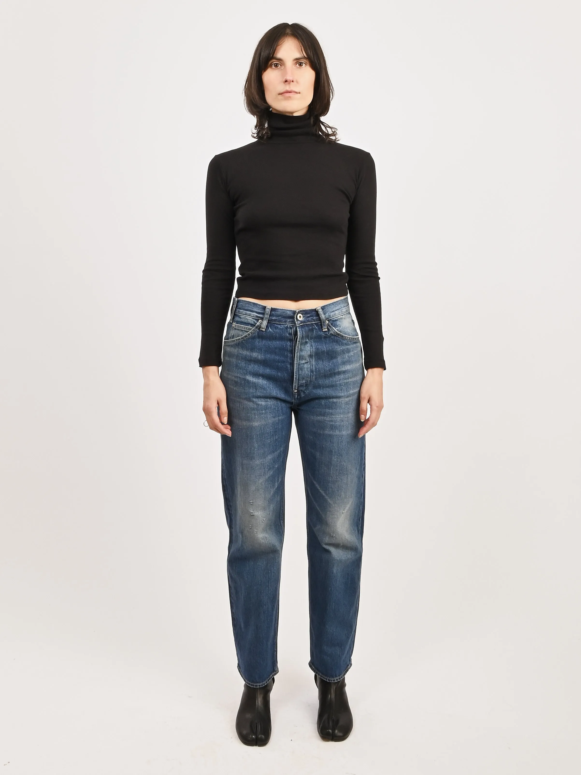 Black Turtleneck Bellevue Tee