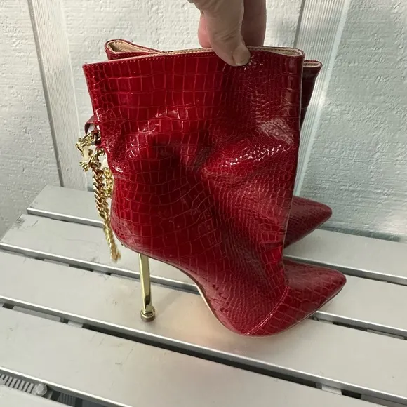 Chase &amp; Chloe Napa Croc Gold Trim Boots Size 5.5 NWOT