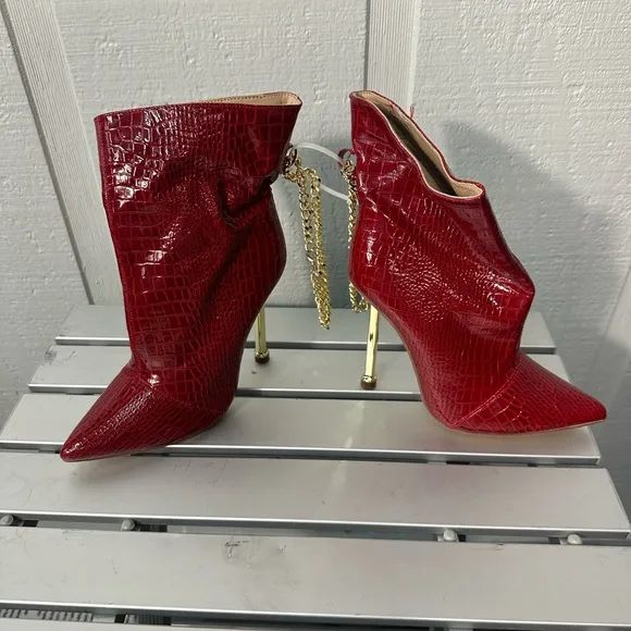 Chase &amp; Chloe Napa Croc Gold Trim Boots Size 5.5 NWOT