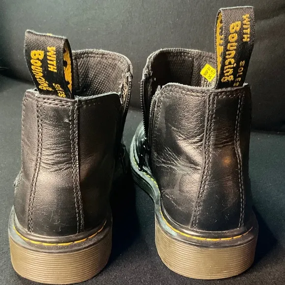 Dr Martens Chelsea Boots