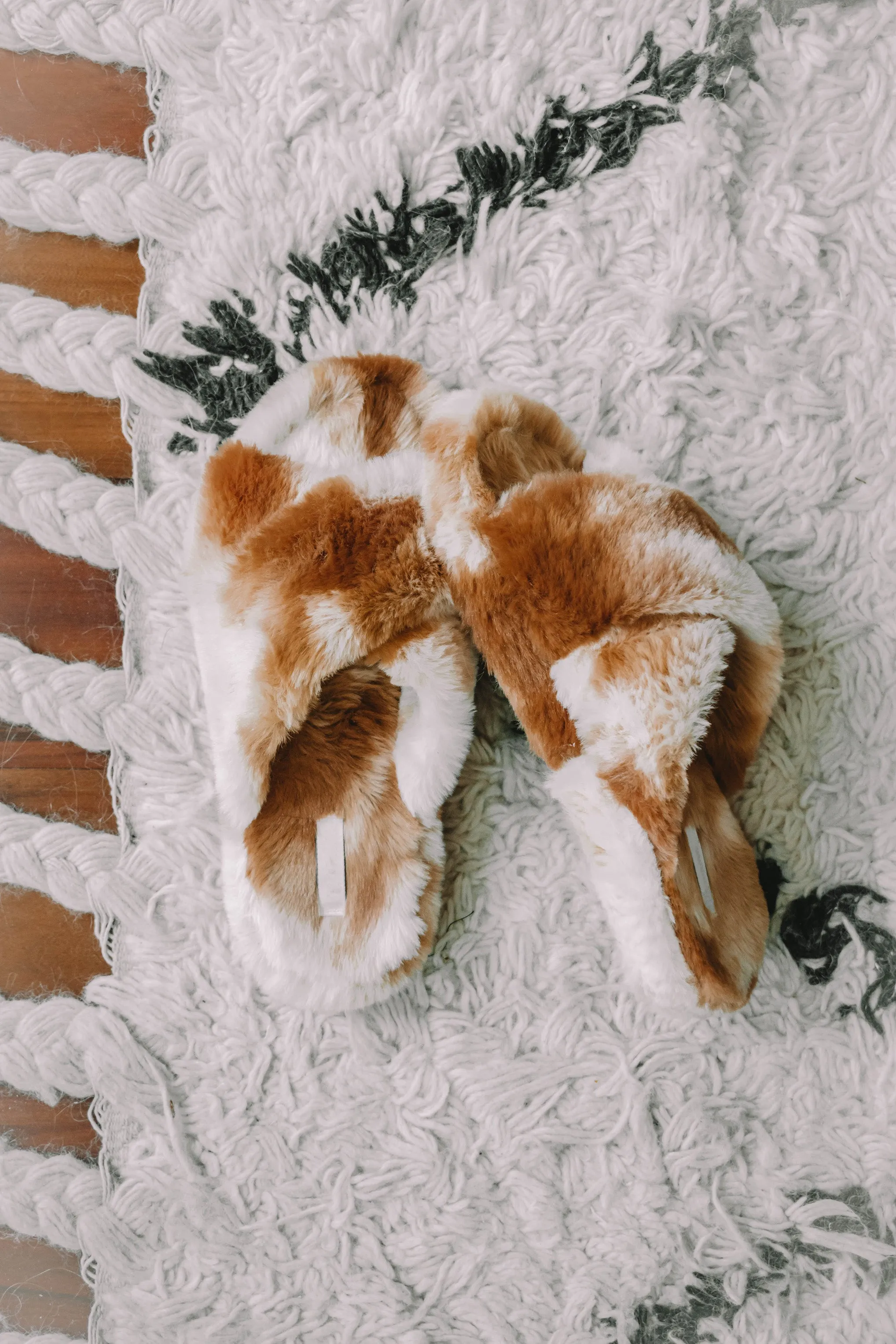 Elk Valley Faux Fur Slipper - Camel   Bone