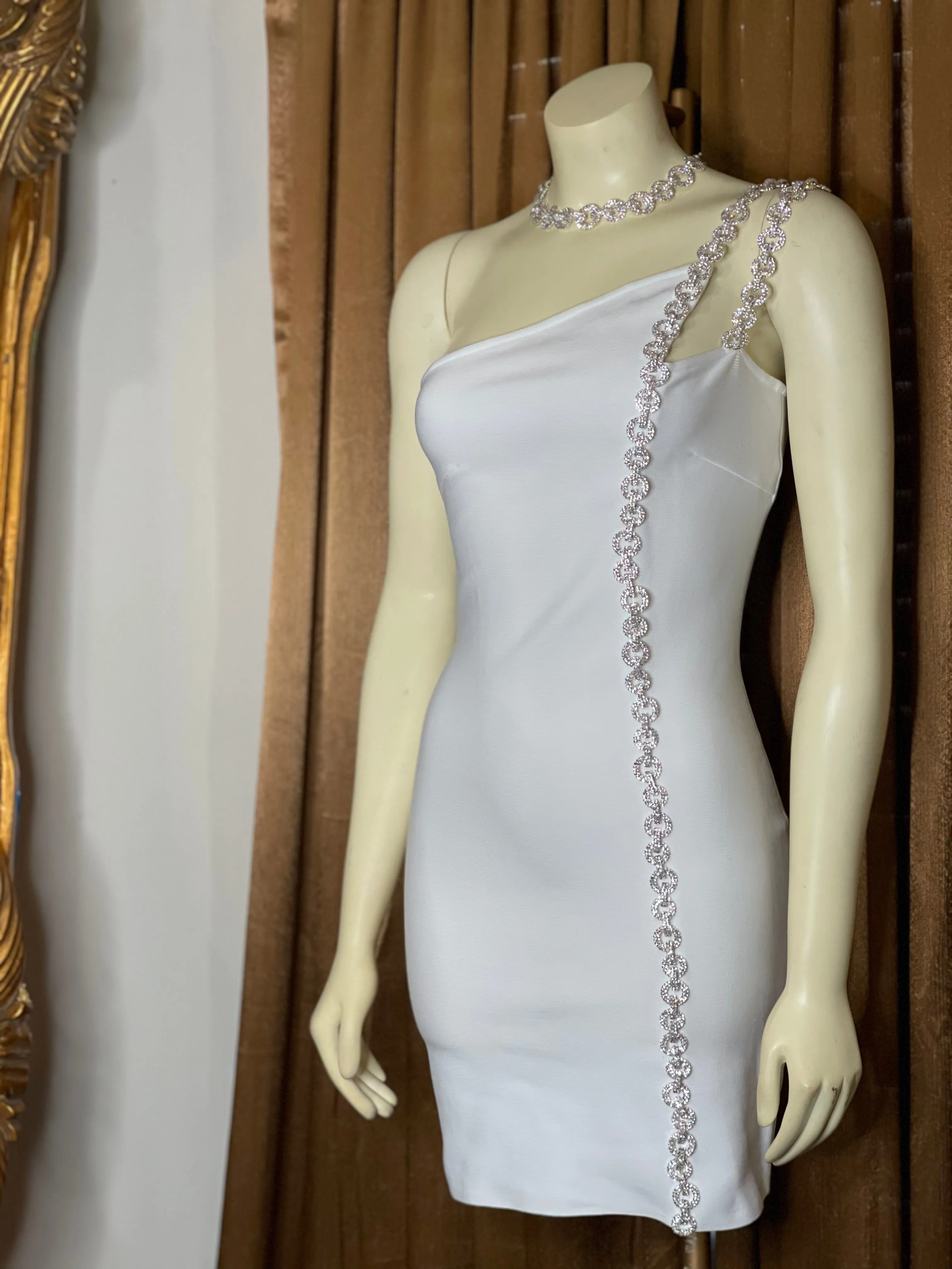 “FADORA” (WHITE)