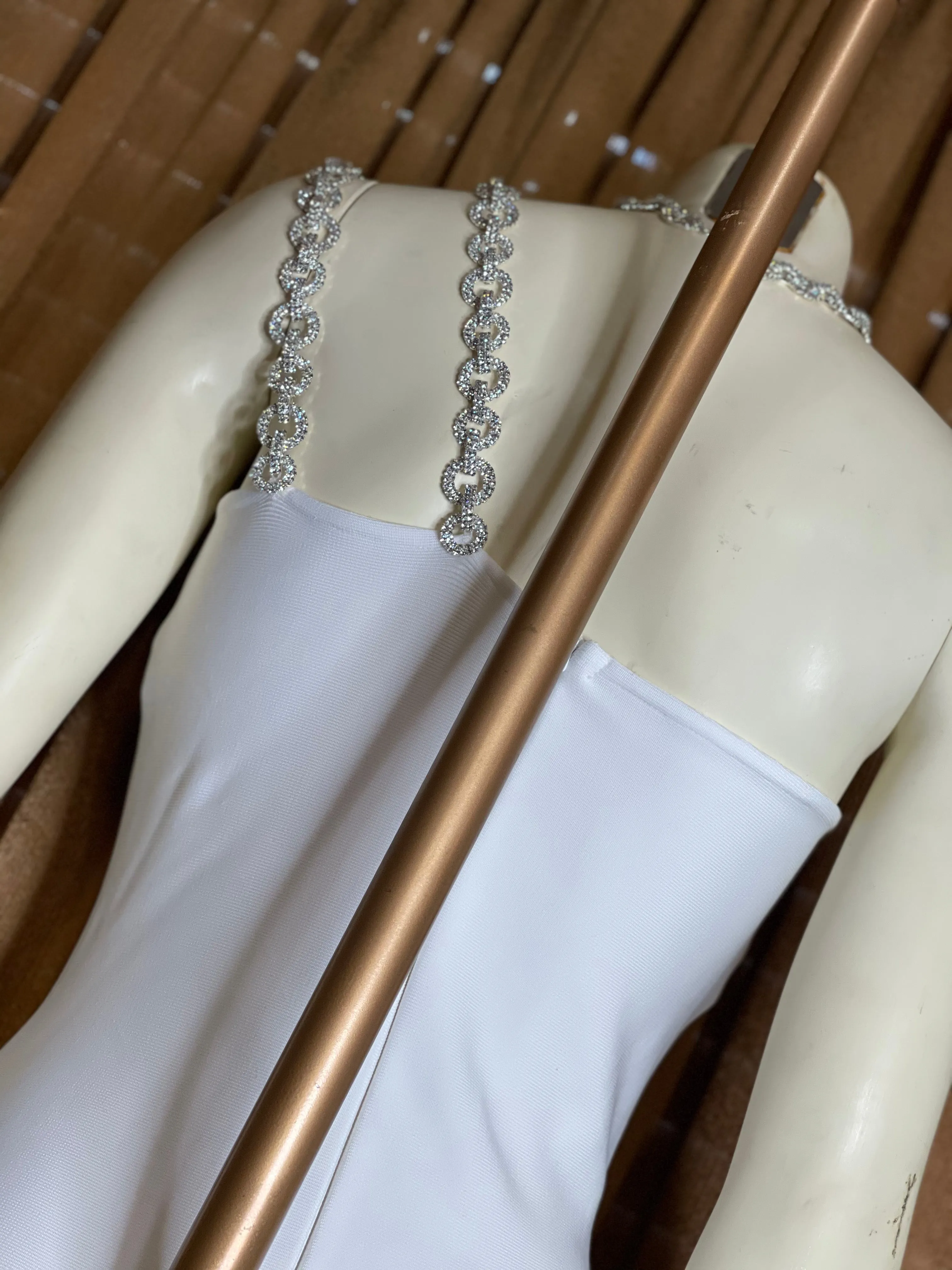“FADORA” (WHITE)
