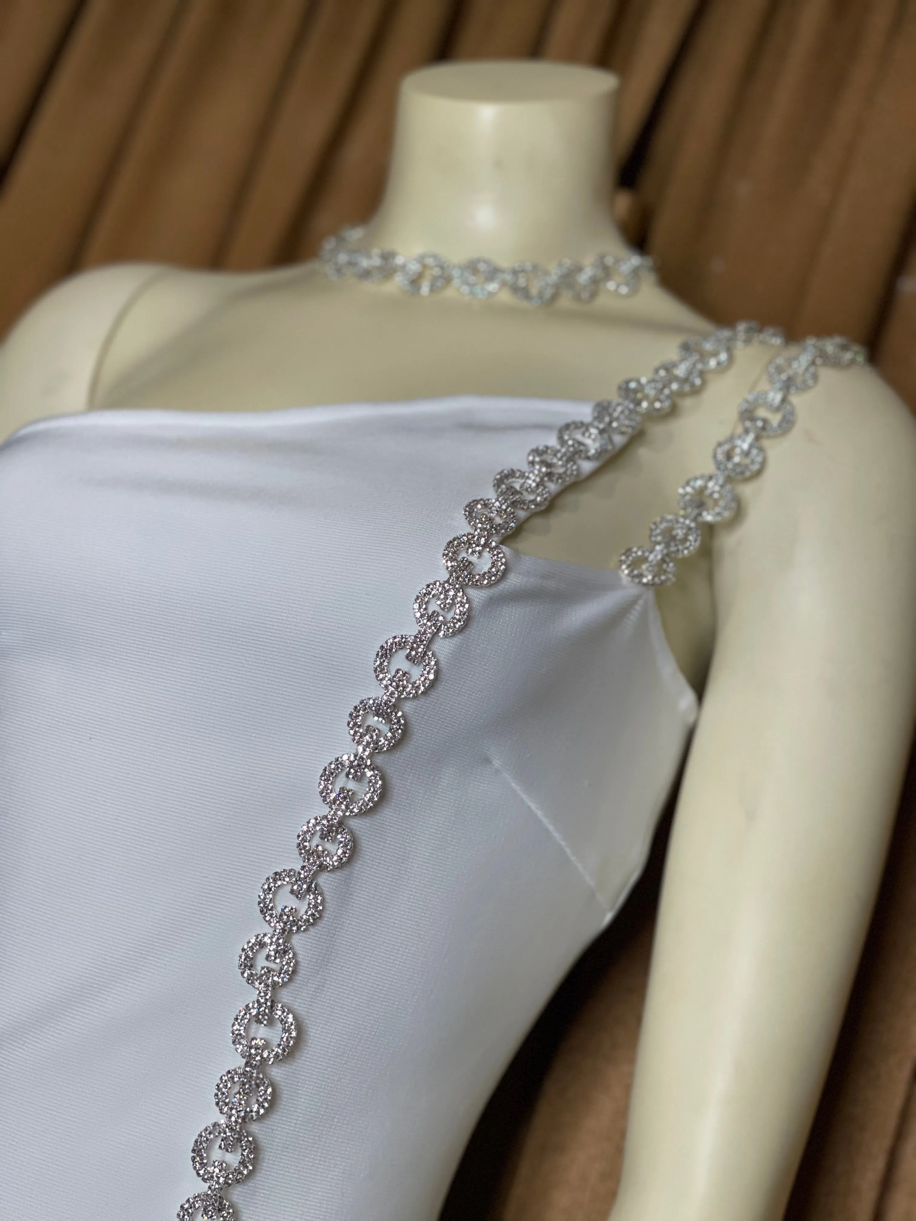“FADORA” (WHITE)