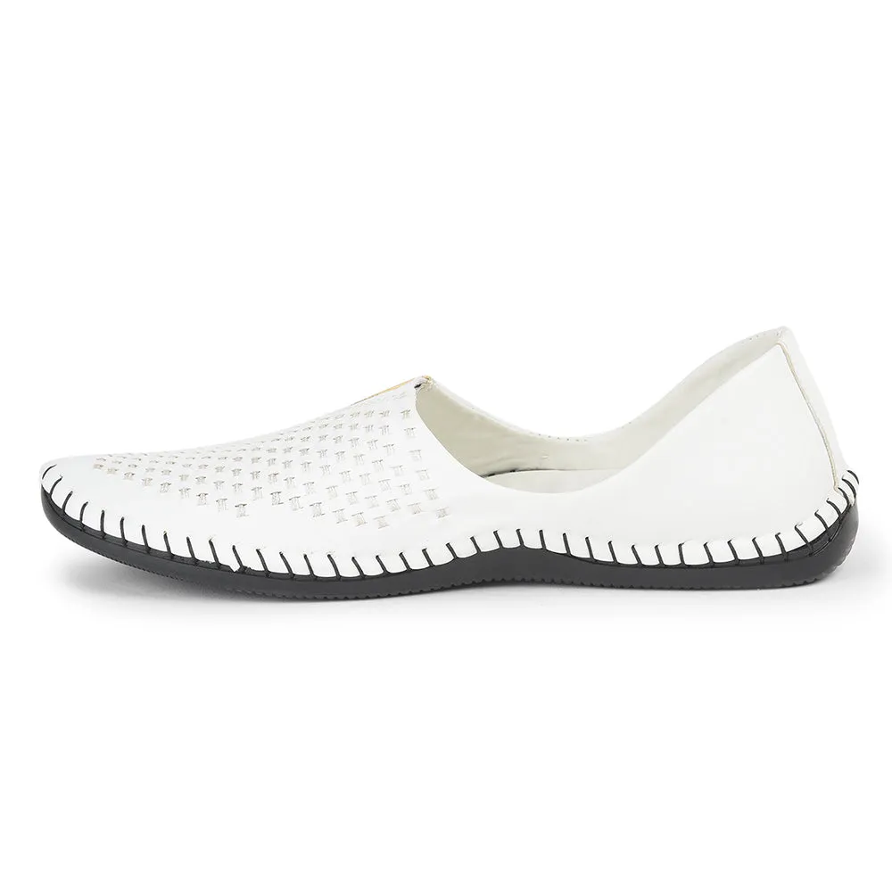 Fortune White Casual Mojari Loafers Shoes For Men AVN-40 By Liberty