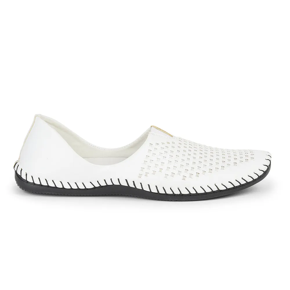 Fortune White Casual Mojari Loafers Shoes For Men AVN-40 By Liberty