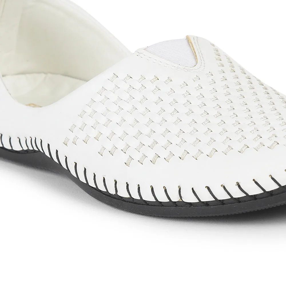 Fortune White Casual Mojari Loafers Shoes For Men AVN-40 By Liberty