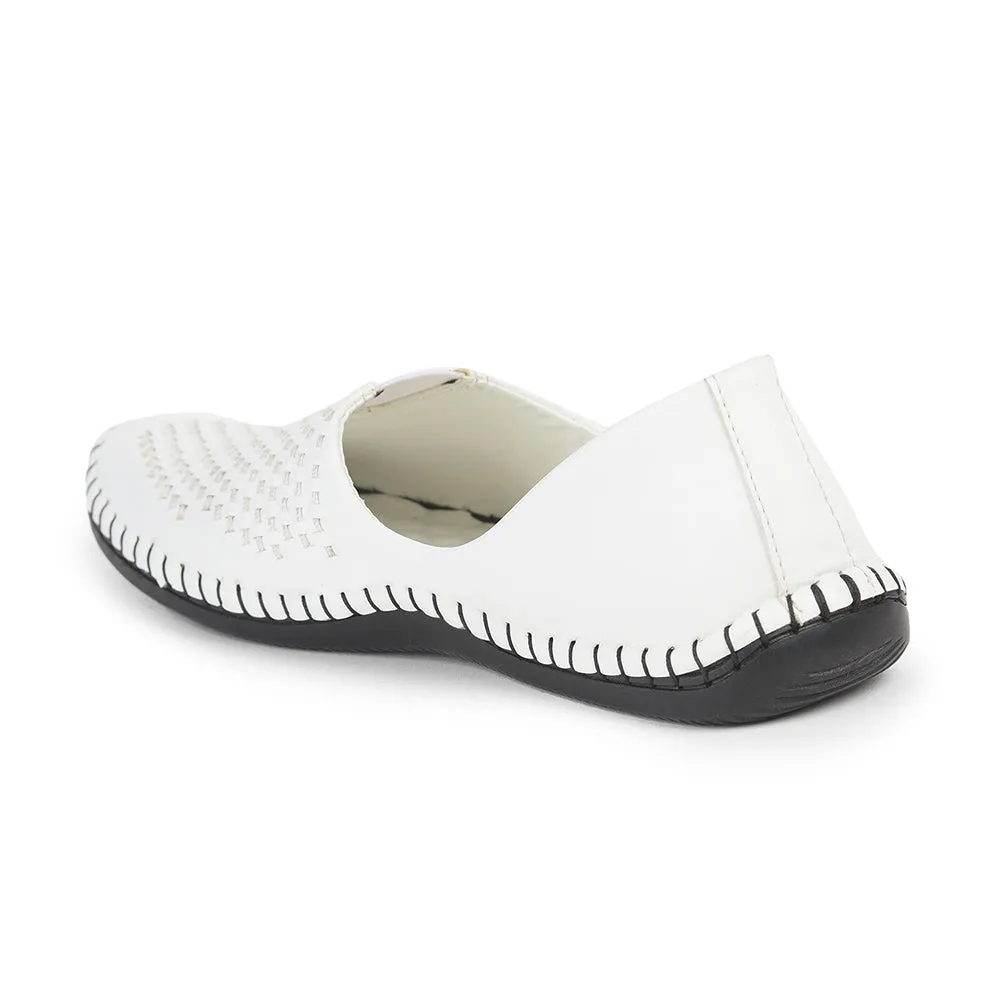 Fortune White Casual Mojari Loafers Shoes For Men AVN-40 By Liberty