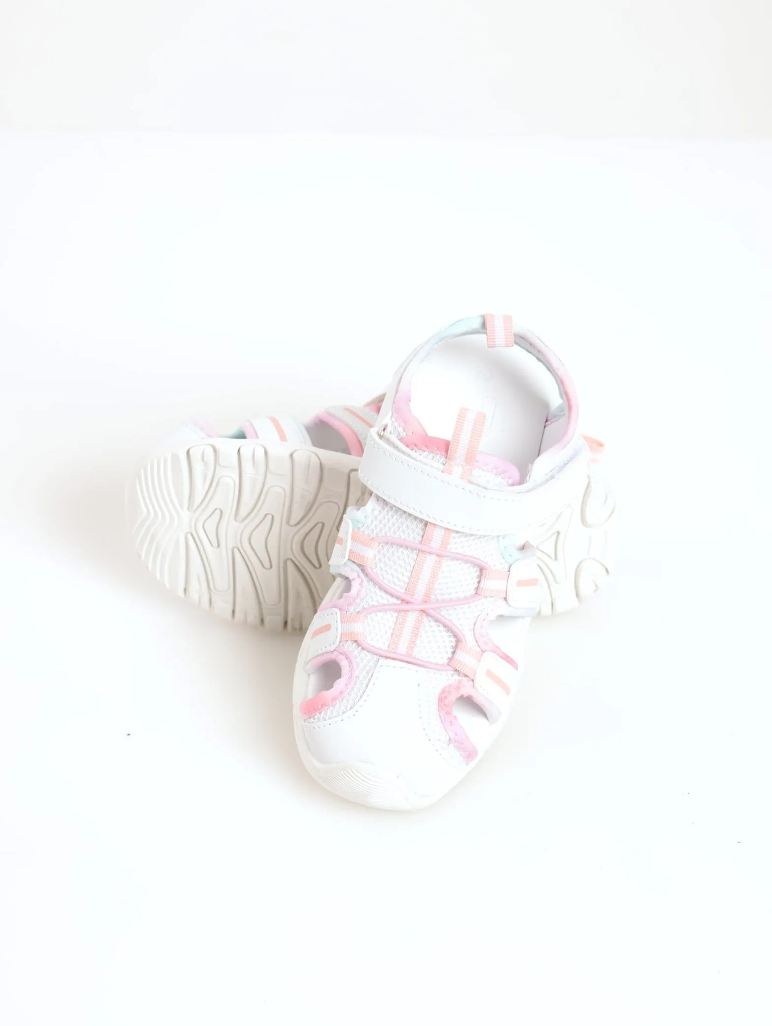 Girls Closed Toe Adventure Multi Binding Shoe - White