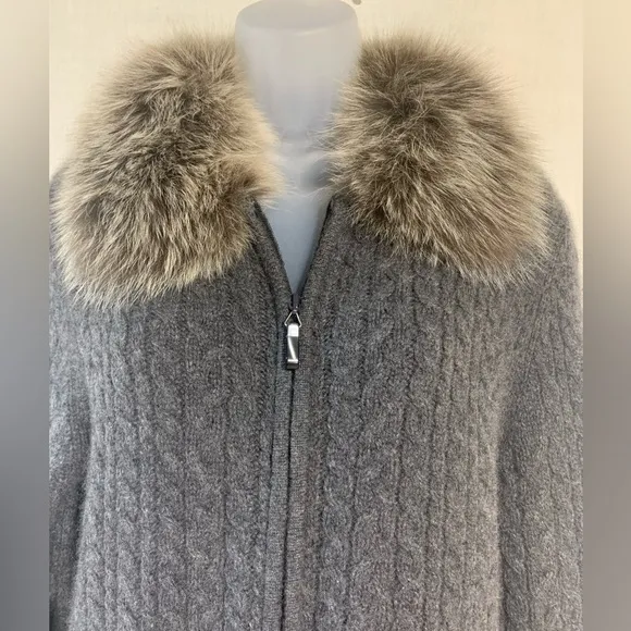 Grey Marina Luna 100% Cashmere Sweater with Fox Fur Collar