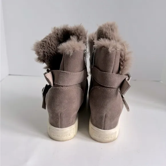 J/Slides Wells Suede Faux Fur Trim High Top Sneaker (Women). Size 7