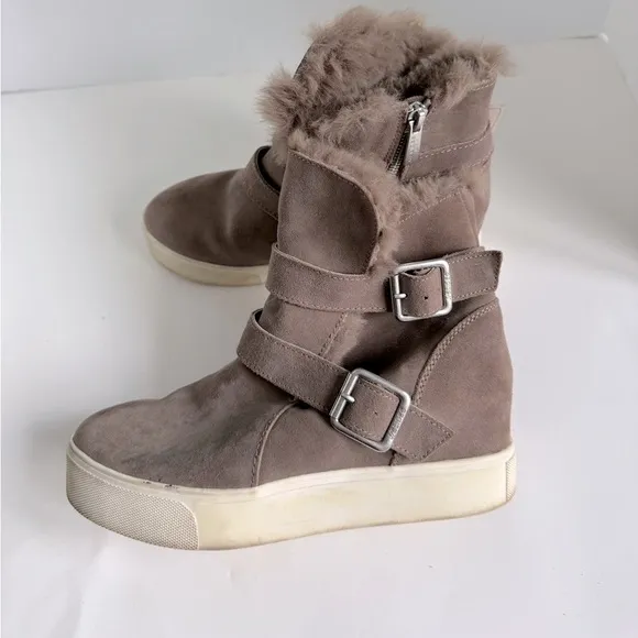J/Slides Wells Suede Faux Fur Trim High Top Sneaker (Women). Size 7