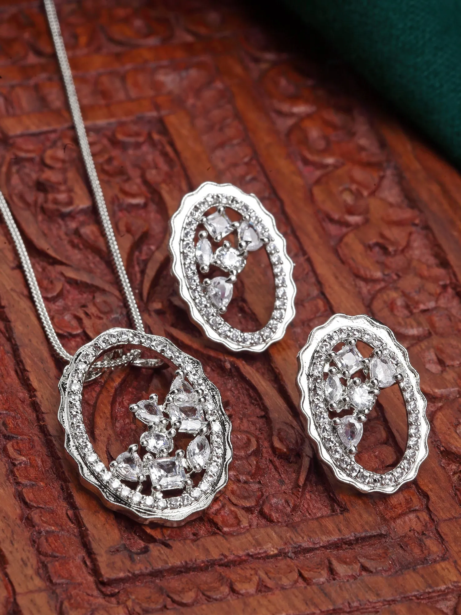 Karatcart Silver Tone Cubic Zirconia Studded Pendant Set for Women