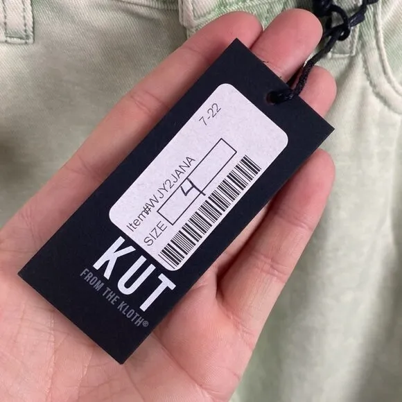 KUT From The Kloth Pastel Green Acid Wash Rachel Mom Jeans - NWT - Size 4