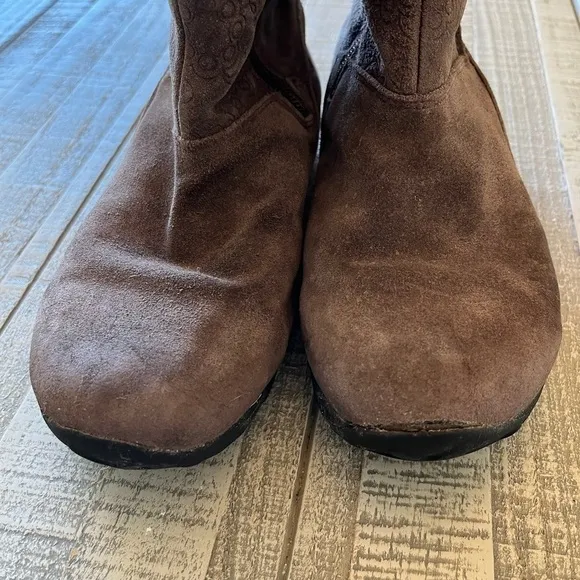 MERRELL Girls optiwarm Winter Jungle Moc Puff brown Fur Trim Flower boots size 4