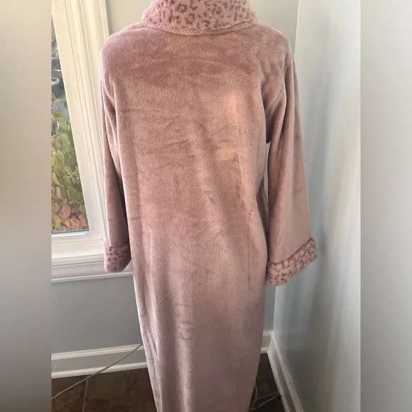 NATORI Sz M Blush Nude Plush Fleece Lynx Faux Fur Mandarin Zip Lounger NWOT