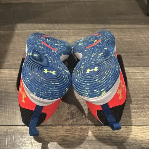 New authentic Under Armour boys signature sneakers sz 6 display