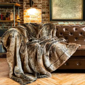New BATTILO HOME Luxury Faux Fur Blanket Large 50 x60 Inches Super Soft Throw Blanket! Reversible to Plush Velvet! Nice packaging for Gift Giving! Retails $105 