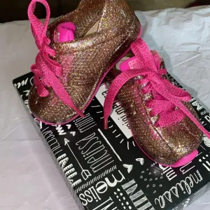 New mini Melissa pink glitter sneakers size 5 Toddler new in box