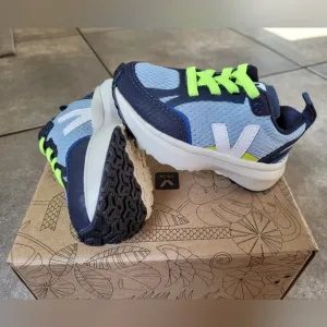 NEW Veja Alveomesh Sneakers 6c