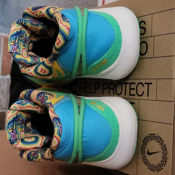 NIB Kyrie 8 GO SE (GS) Sneakers