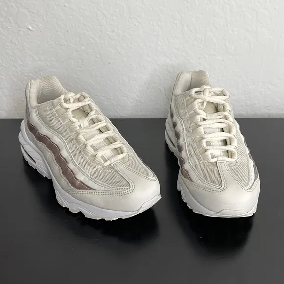 Nike Air Max 95 LE GS 'Bone' sneakers size 5.5Y