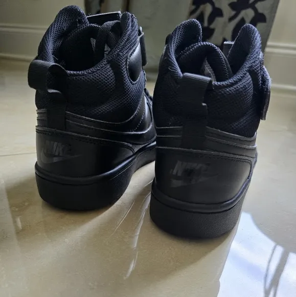 Nike Court Borough Mid 2 Triple Black, boys 6Y