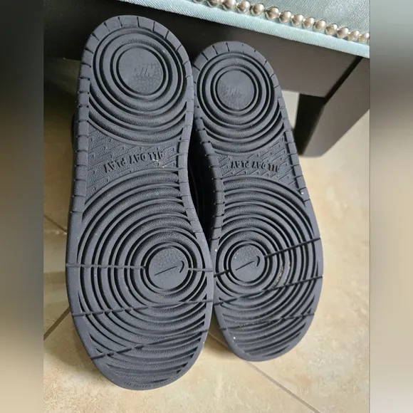 Nike Court Borough Mid 2 Triple Black, boys 6Y