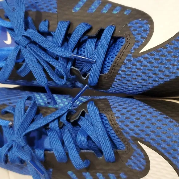 Nike Hyperlive Sneakers Mens Size 13.5