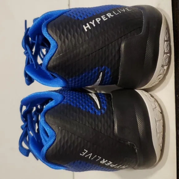 Nike Hyperlive Sneakers Mens Size 13.5