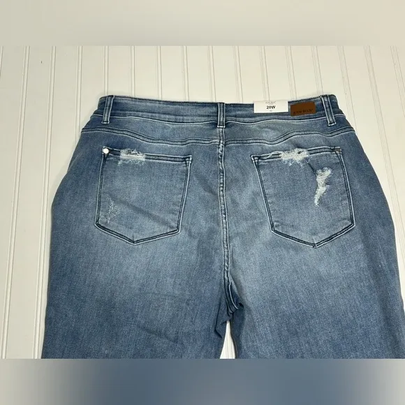 NWT Medium Wash Mid Rise Destroyed Skinny Jeans size 20W