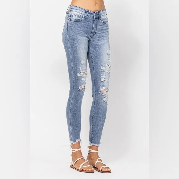 NWT Medium Wash Mid Rise Destroyed Skinny Jeans size 20W