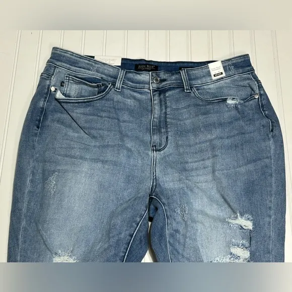 NWT Medium Wash Mid Rise Destroyed Skinny Jeans size 20W