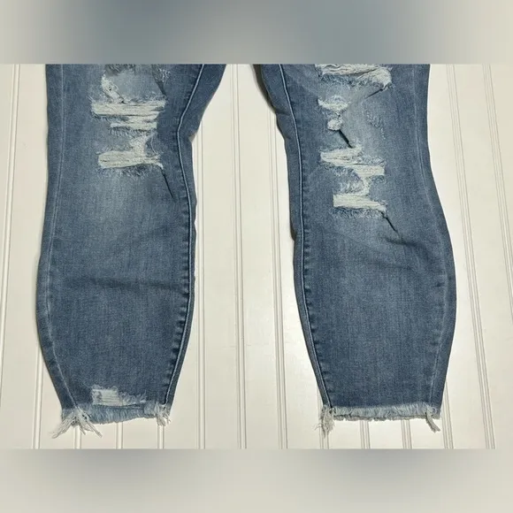 NWT Medium Wash Mid Rise Destroyed Skinny Jeans size 20W