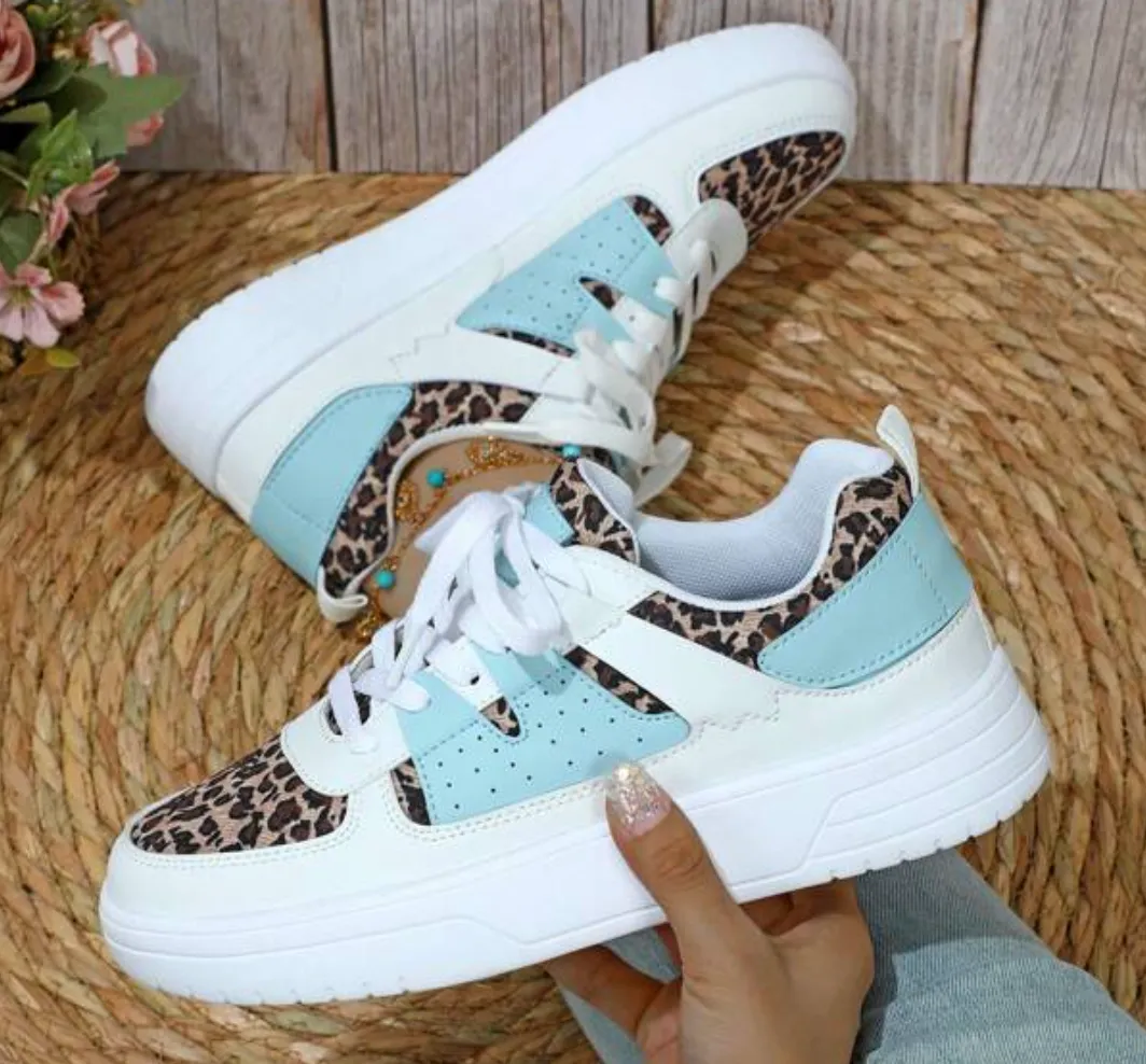 Nyomi | Trendy Sneakers