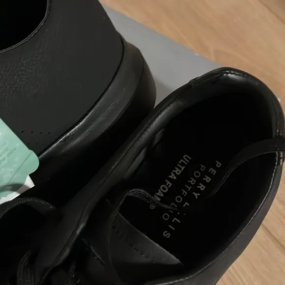 Perry Ellis Men’s Ultra Foam Sneakers