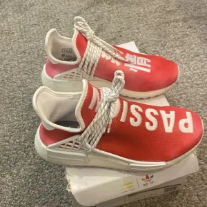 Pharrell Williams Passion human race sneakers size 6.5