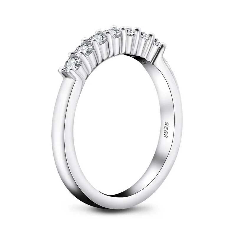 Round Cut Moissanite Diamond Ring