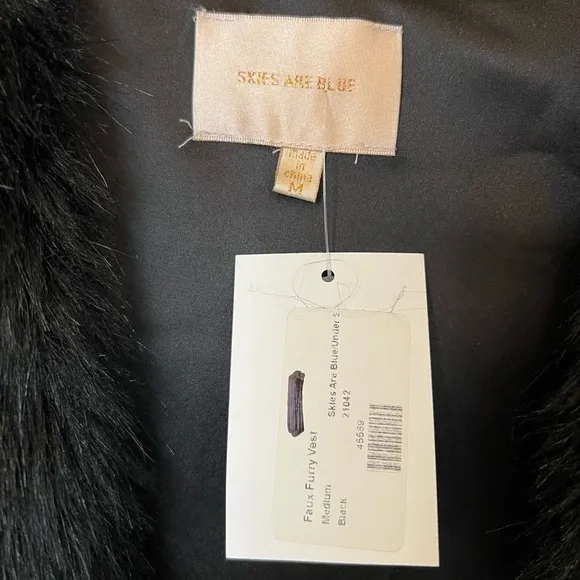 Skies are Blue Faux Fur Black Vest NWT Size Medium